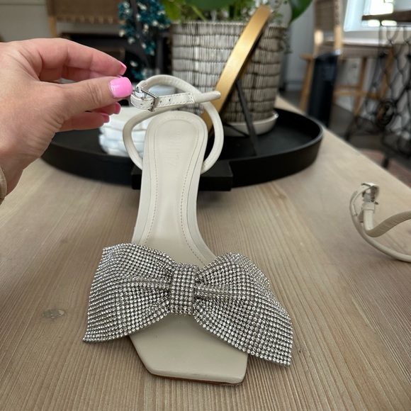 SCHUTZ MILA BOW HEELS - Picture 5 of 10